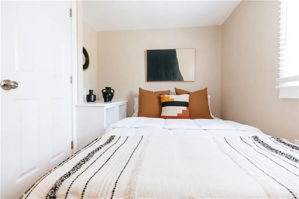 28 Dixon Street Newport RI 02840