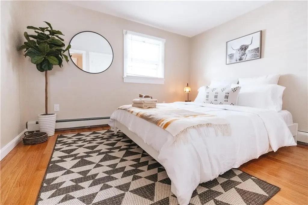 28 Dixon Street Newport RI 02840