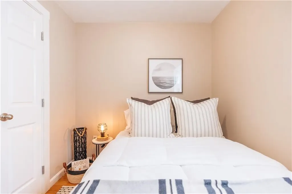 28 Dixon Street Newport RI 02840