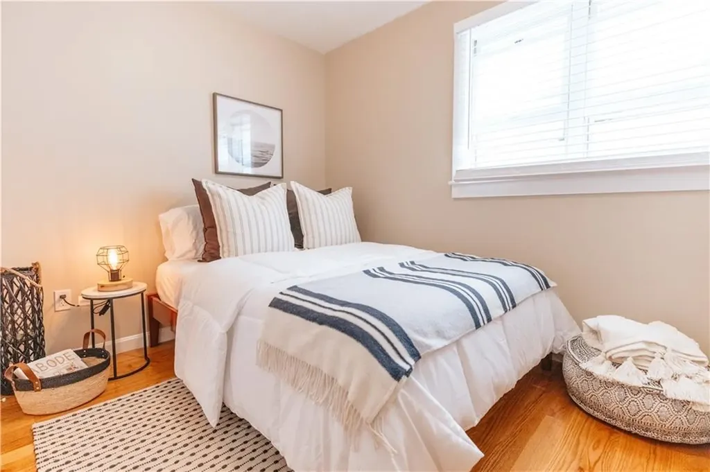 28 Dixon Street Newport RI 02840