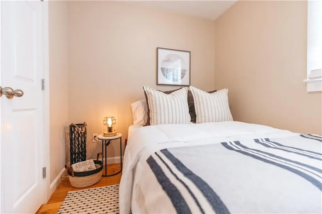 28 Dixon Street Newport RI 02840