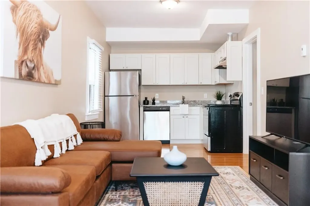 28 Dixon Street Newport RI 02840