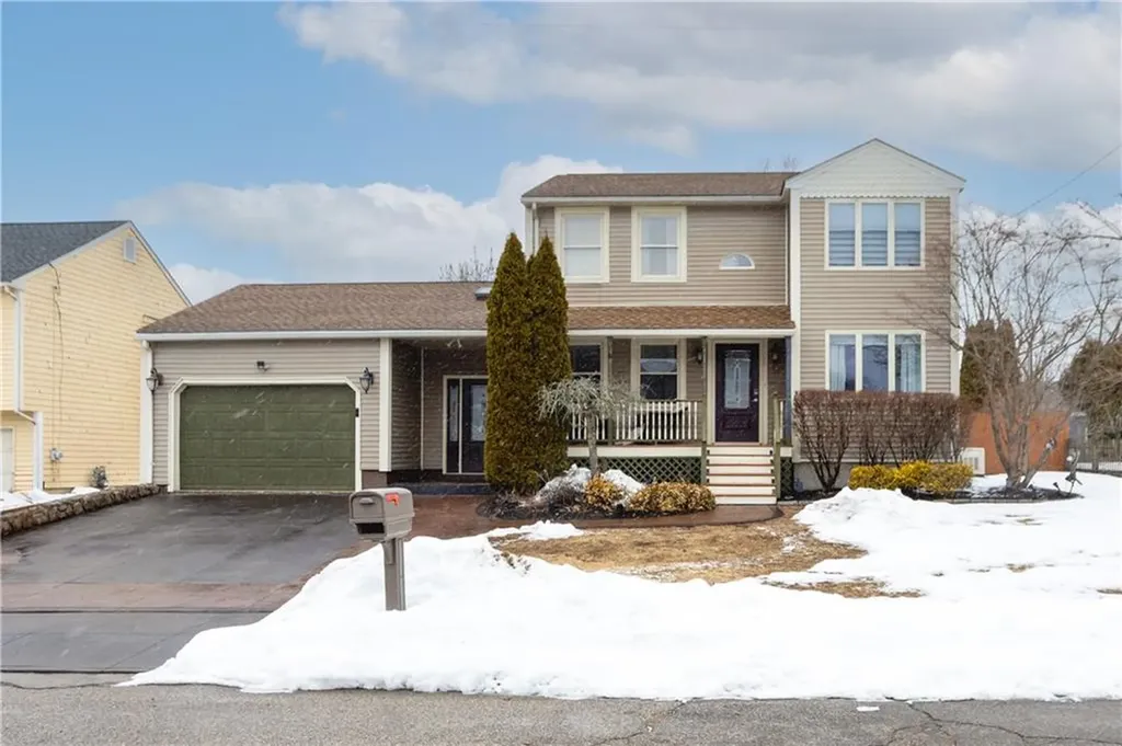 21 Sarah Lane Warwick RI 02889