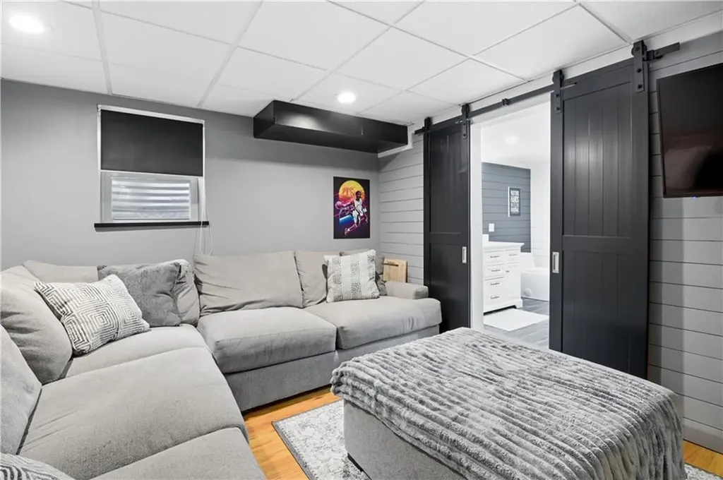 21 Sarah Lane Warwick RI 02889