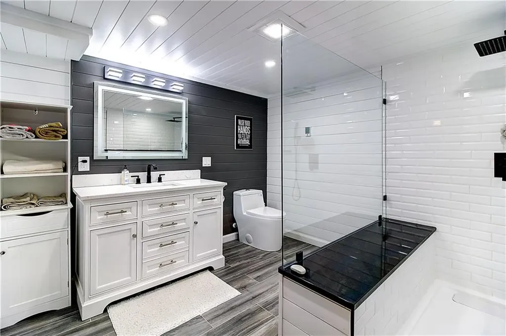 21 Sarah Lane Warwick RI 02889