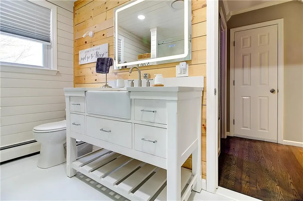 21 Sarah Lane Warwick RI 02889