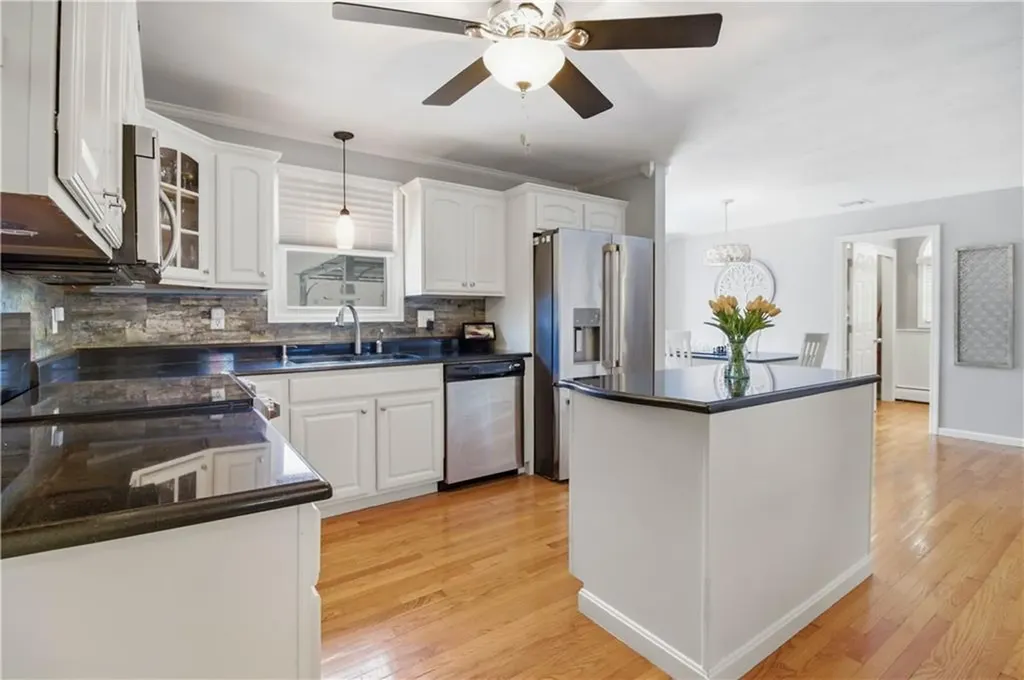 21 Sarah Lane Warwick RI 02889