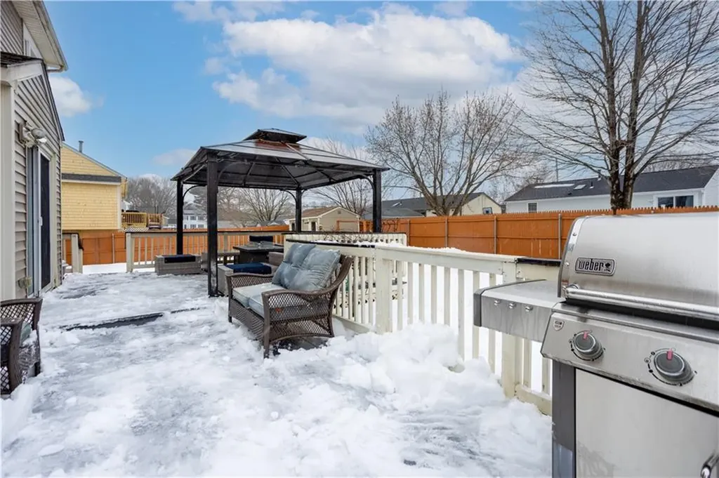 21 Sarah Lane Warwick RI 02889