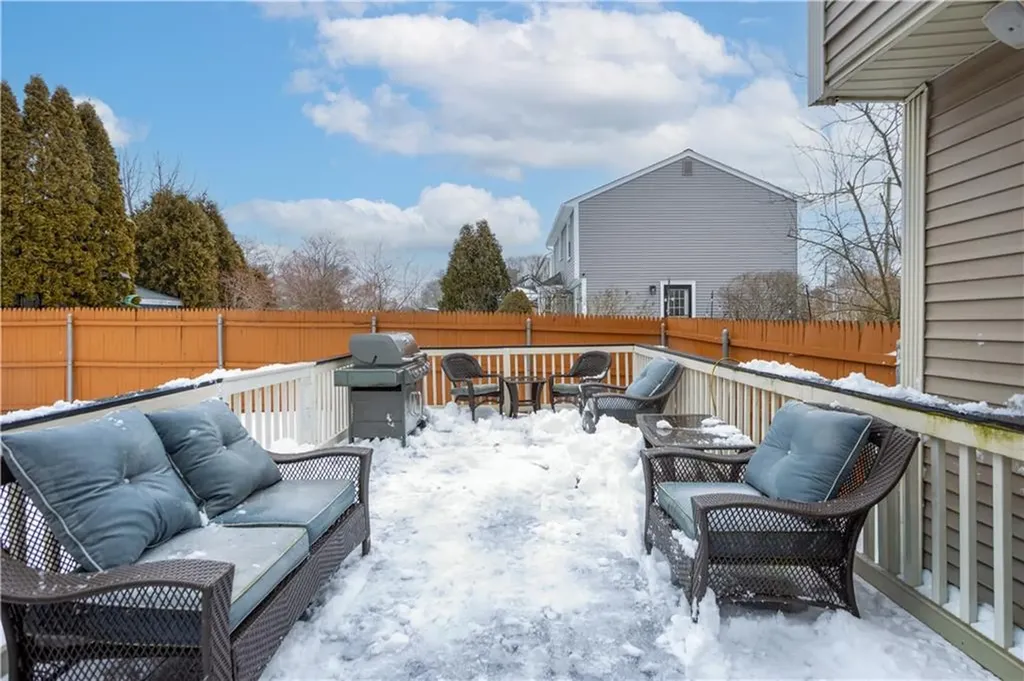 21 Sarah Lane Warwick RI 02889