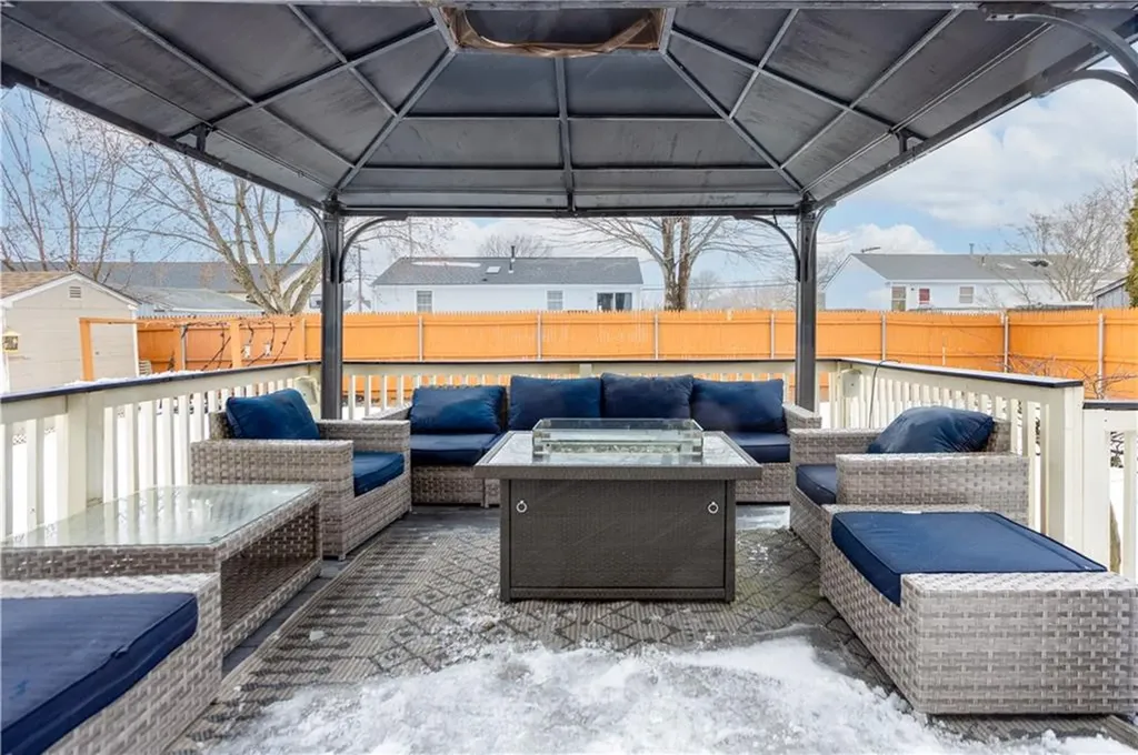 21 Sarah Lane Warwick RI 02889