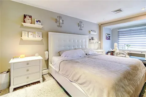 21 Sarah Lane Warwick RI 02889