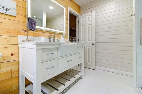 21 Sarah Lane Warwick RI 02889