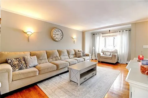 21 Sarah Lane Warwick RI 02889