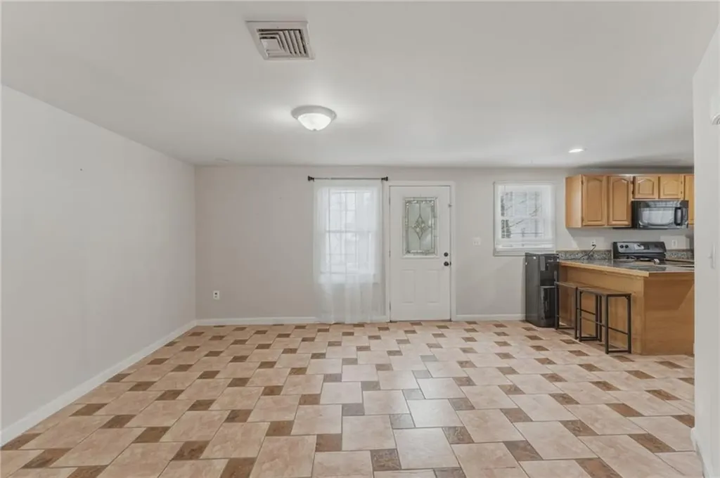 135 Seamans Street Providence RI 02905