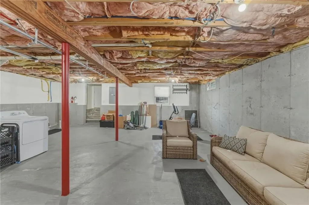 135 Seamans Street Providence RI 02905