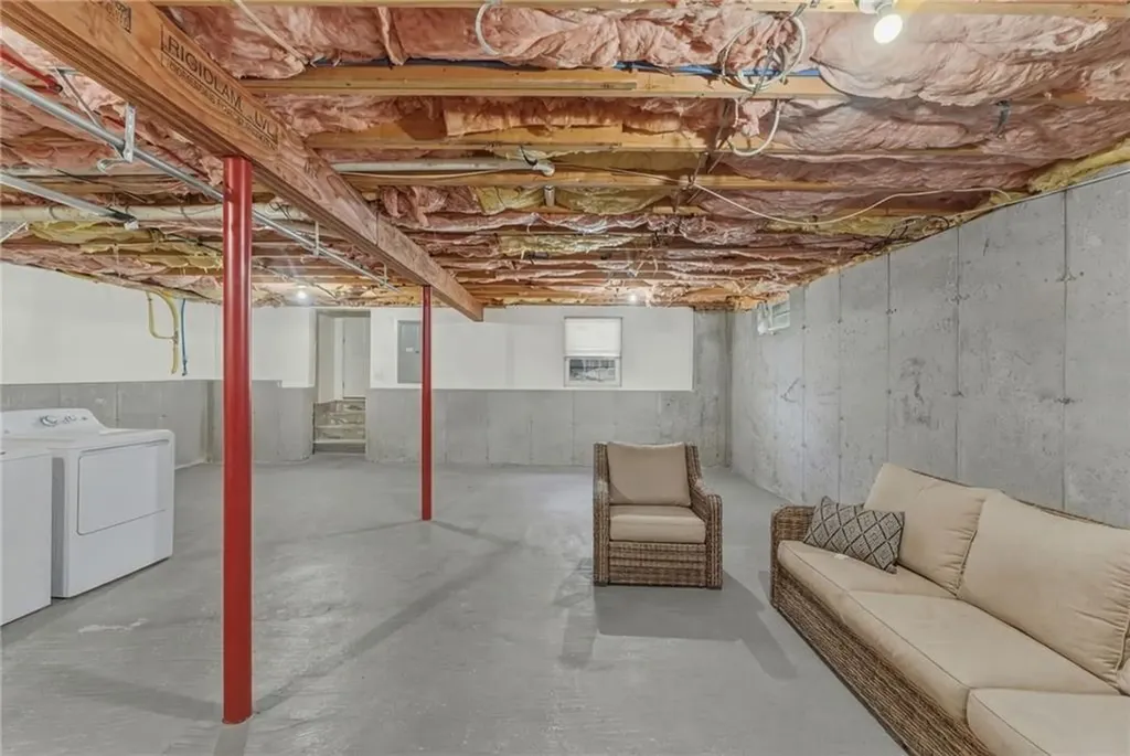 135 Seamans Street Providence RI 02905