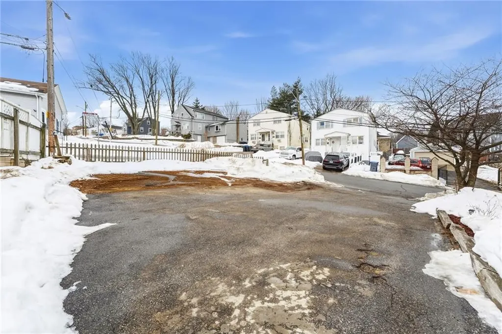 135 Seamans Street Providence RI 02905