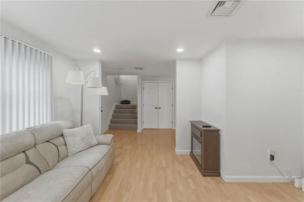 135 Seamans Street Providence RI 02905