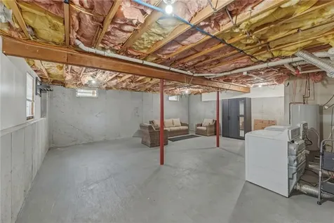 135 Seamans Street Providence RI 02905