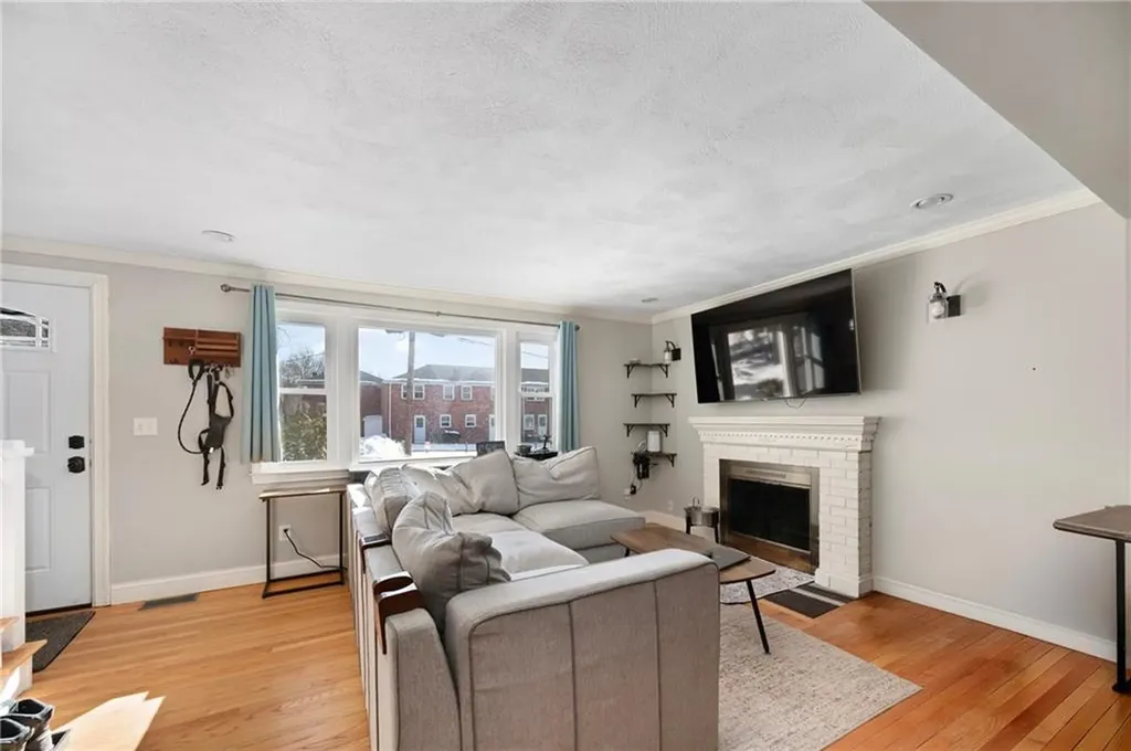 19 Evergreen Street Medway MA 02053