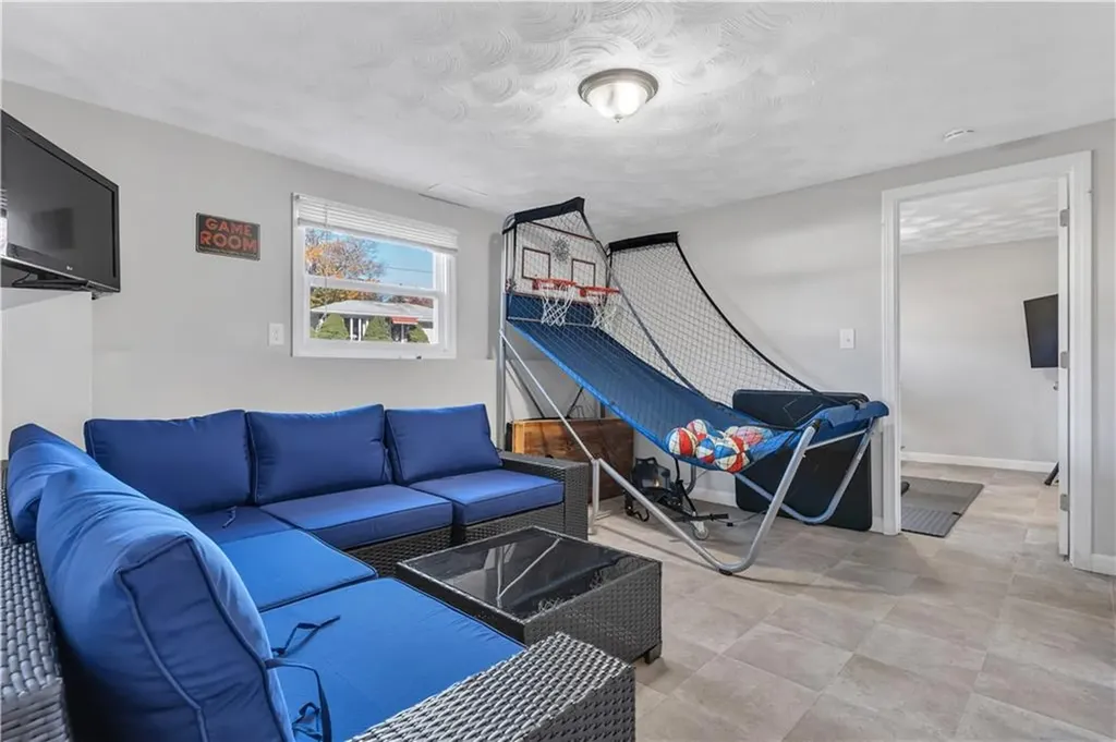 106 Stella Drive North Providence RI 02911