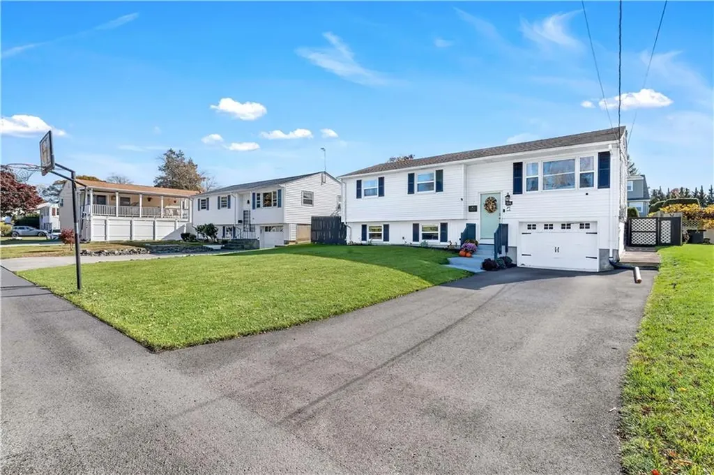 106 Stella Drive North Providence RI 02911