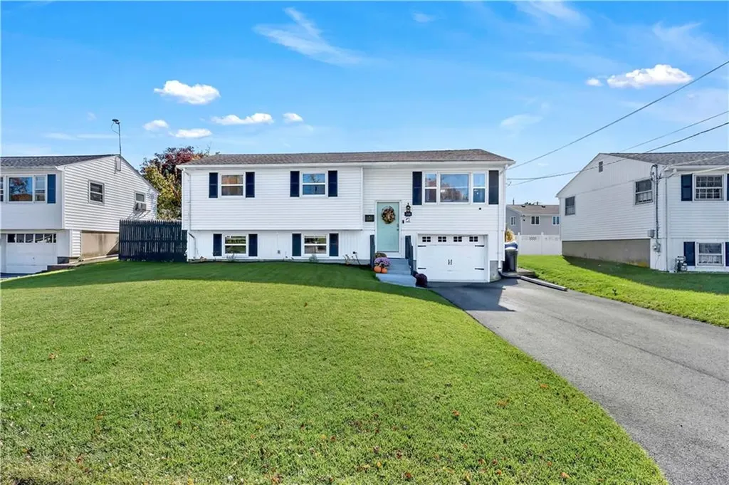 106 Stella Drive North Providence RI 02911