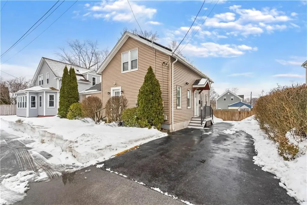 25 Vermont Street Johnston RI 02919