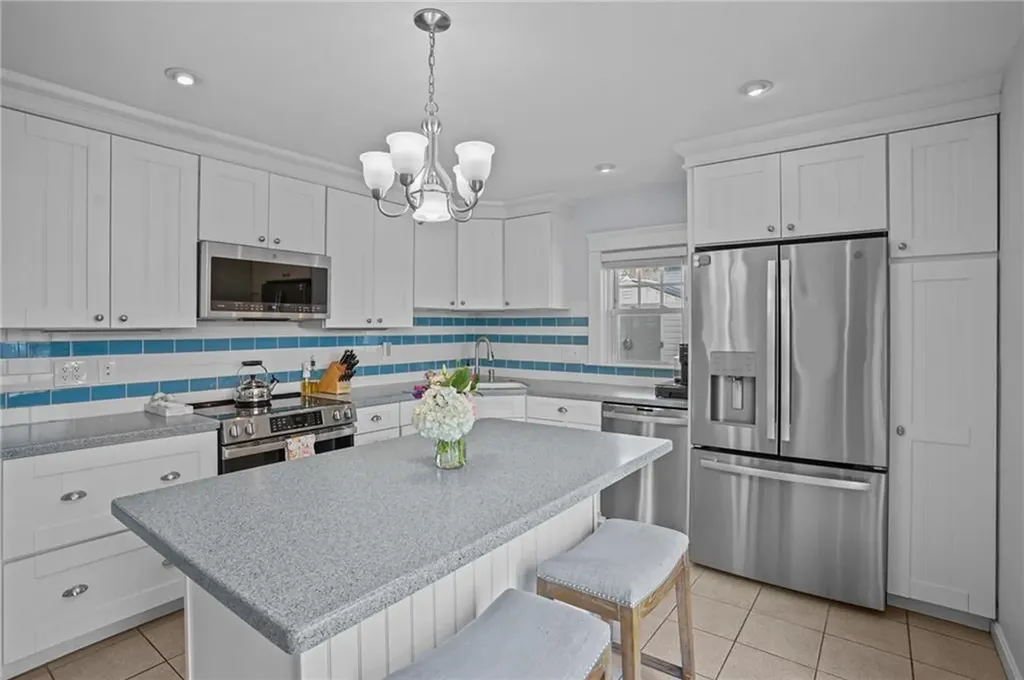 39 Ledge Road East Greenwich RI 02818