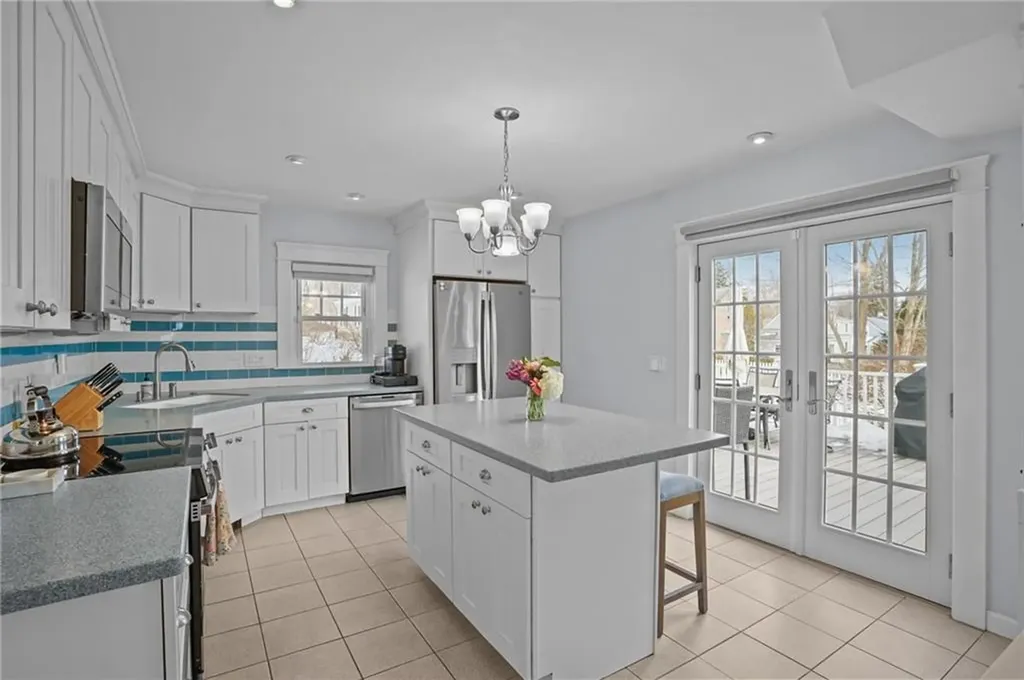 39 Ledge Road East Greenwich RI 02818