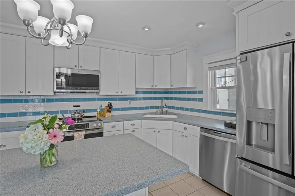 39 Ledge Road East Greenwich RI 02818