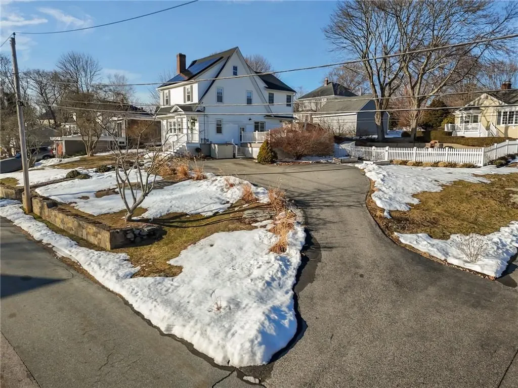 39 Ledge Road East Greenwich RI 02818