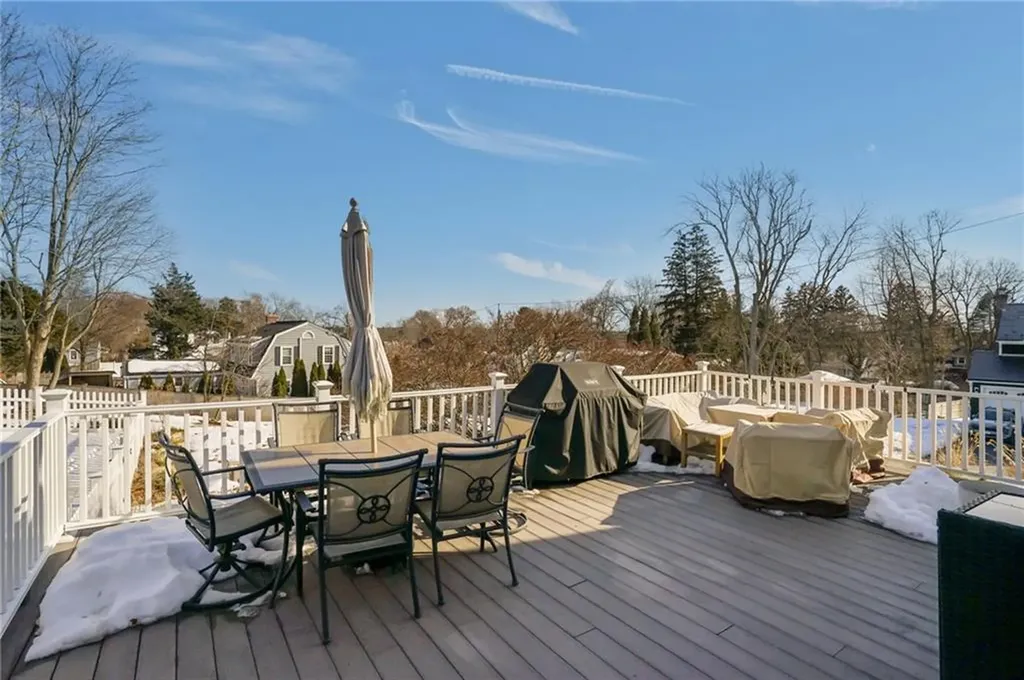 39 Ledge Road East Greenwich RI 02818