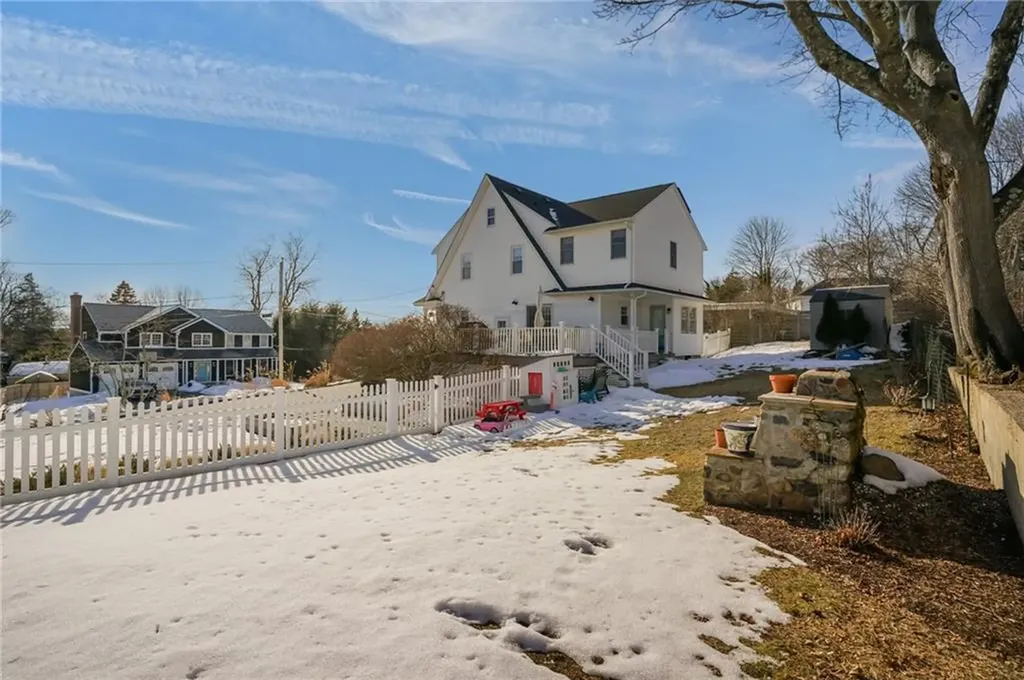 39 Ledge Road East Greenwich RI 02818