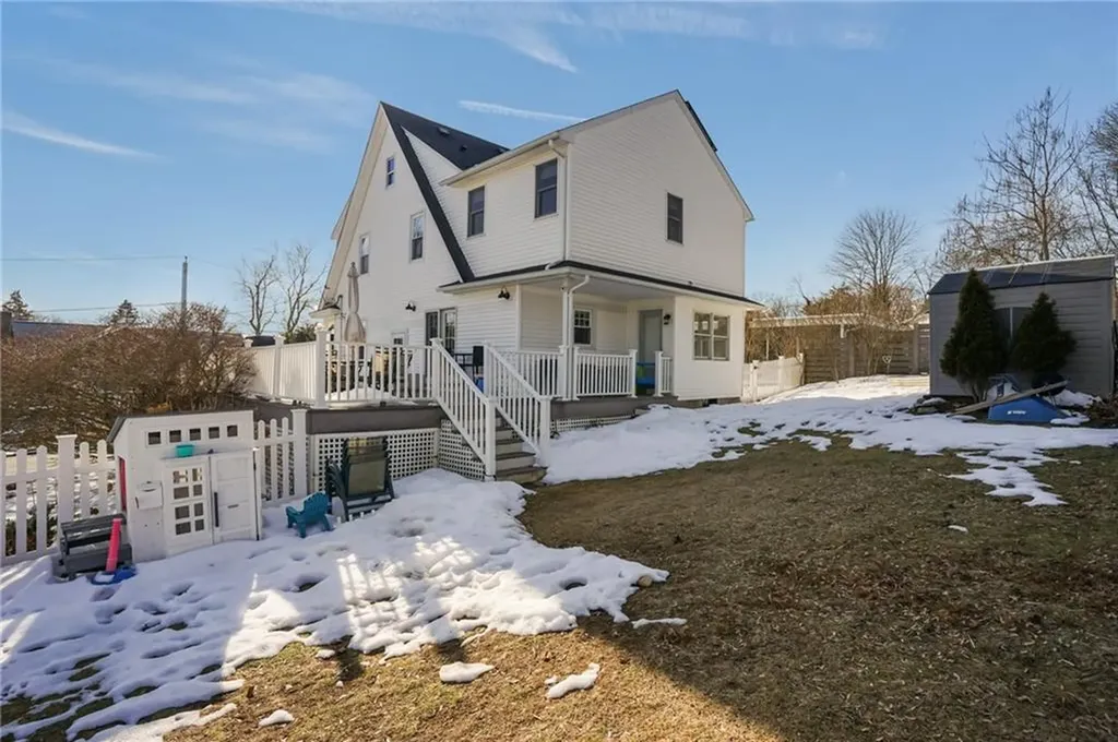 39 Ledge Road East Greenwich RI 02818