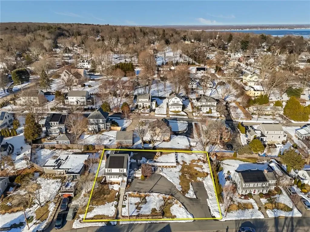 39 Ledge Road East Greenwich RI 02818