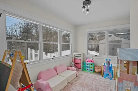 39 Ledge Road East Greenwich RI 02818