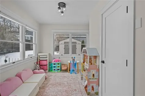 39 Ledge Road East Greenwich RI 02818