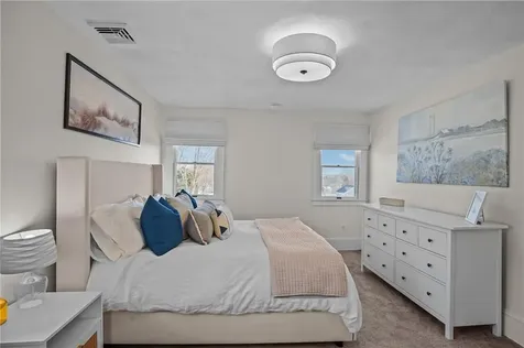 39 Ledge Road East Greenwich RI 02818