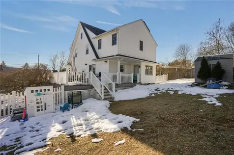 39 Ledge Road East Greenwich RI 02818