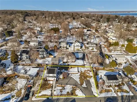 39 Ledge Road East Greenwich RI 02818