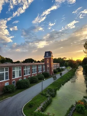 40 Web Avenue North Kingstown RI 02852