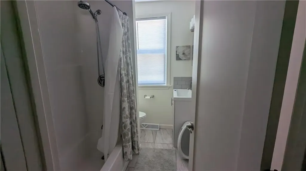 15 17 Emmett Street Providence RI 02903