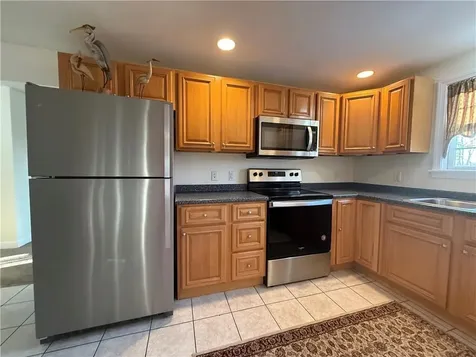 669 Metacom Avenue Bristol RI 02809