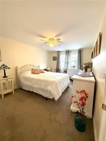 669 Metacom Avenue Bristol RI 02809