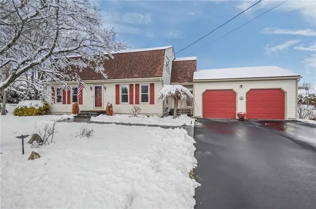 25 Janet Drive Cranston RI 02921