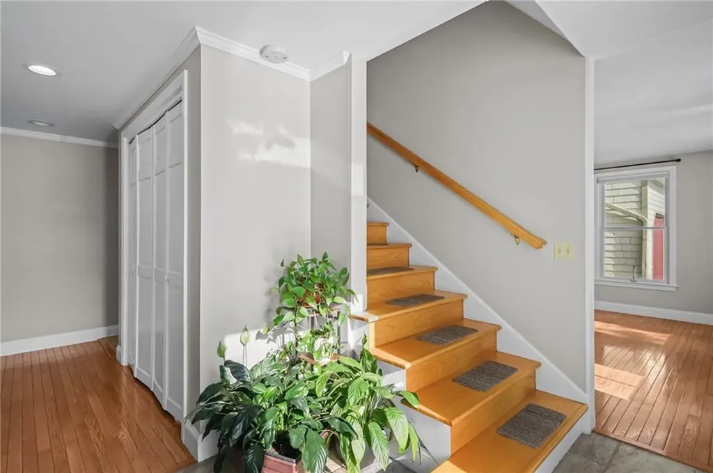 25 Janet Drive Cranston RI 02921