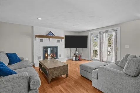 25 Janet Drive Cranston RI 02921