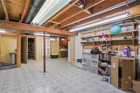 25 Janet Drive Cranston RI 02921