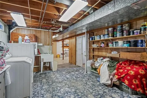 25 Janet Drive Cranston RI 02921